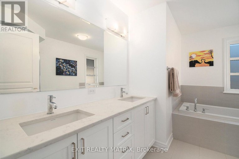 28876116/132-lynn-valley-terrace/mer-bleuebradley-estatesanderson-park/ottawa/ontario/K1W0L5_13