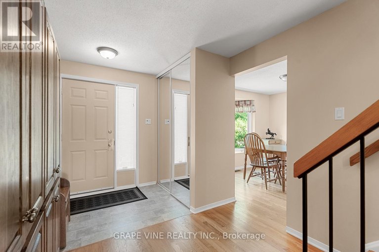 28662604/34-four-seasons-drive/borden-farmstewart-farmcarleton-heightsparkwood-hills/ottawa/ontario/K2E7P8_3