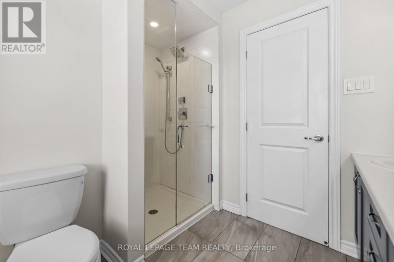 29366438/1001-shimmerton-circle/emerald-meadowstrailwest/ottawa/ontario/K2M0L4_24