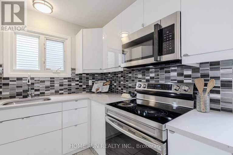 28636833/30-turret-court/glencairnhazeldean/ottawa/ontario/K2L2L1_13