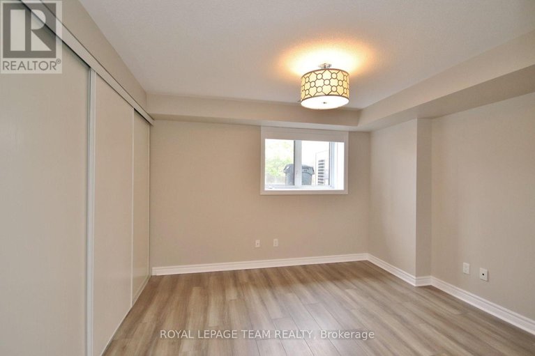 29418738/583a-chapman-mills-drive/strandherd/ottawa/ontario/K2J5T2_17