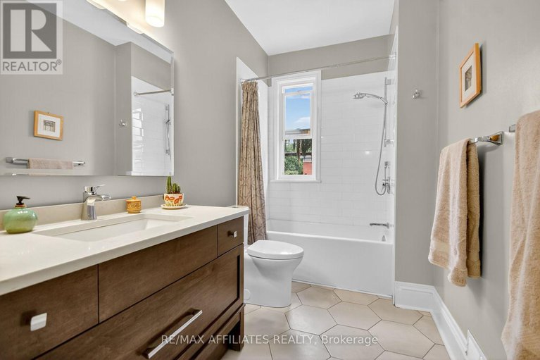 28967487/31-fourth-avenue/glebe/ottawa/ontario/K1S2L1_31