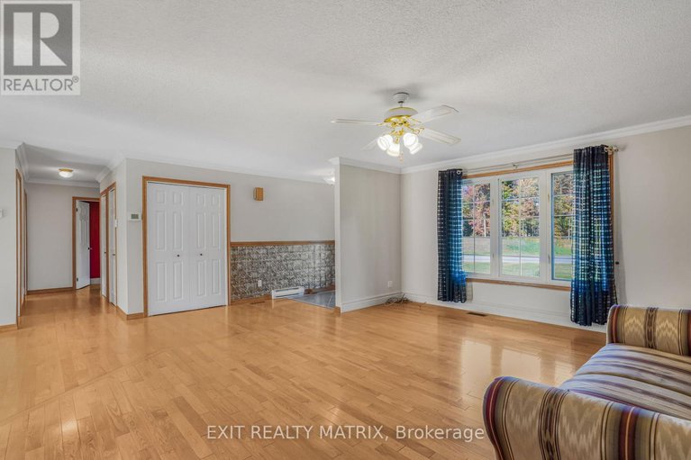 28989592/1582-sandy-hill-road/champlain-twp/champlain/ontario/K6A2R2_8