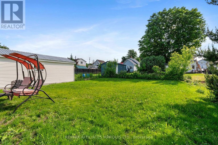 29391594/106-bishop-street-s/alexandria/north-glengarry/ontario/K0C1A0_27