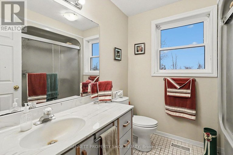 29682682/3490-larmours-road/sarsfieldbearbrook/ottawa/ontario/K0A3E0_17