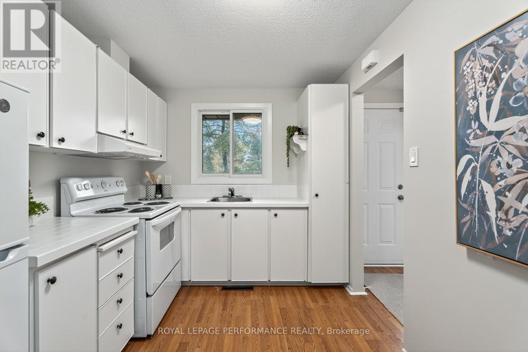 29036688/118-176-woodfield-drive/tanglewood/ottawa/ontario/K2G3W8_7