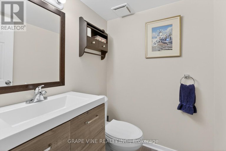 29208366/6885-bilberry-drive/convent-glen-north/ottawa/ontario/K1C2E8_36