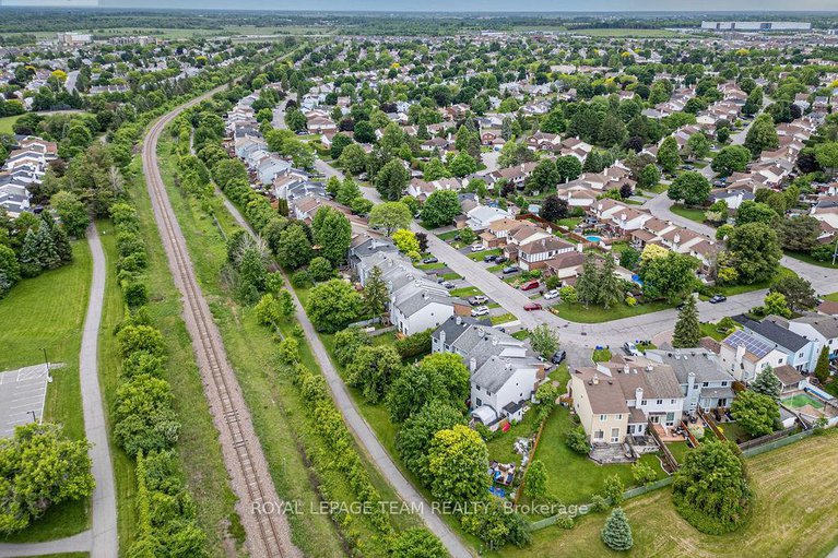 28447984/80-pickwick-drive/cedargrovefraserdale/ottawa/ontario/K2J3E2_49