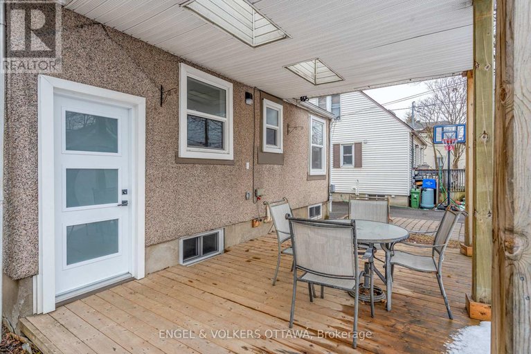 28177726/141-crerar-avenue/carlington/ottawa/ontario/K1Z7P4_30