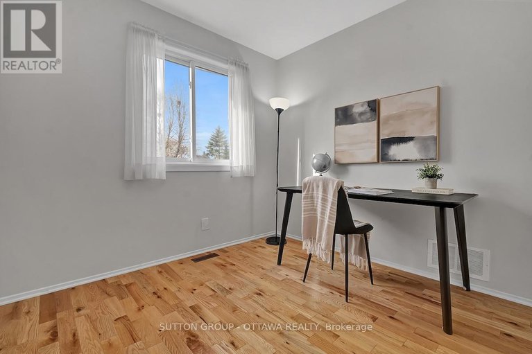 29123796/1540-bourcier-drive/bilberry-creekqueenswood-heights/ottawa/ontario/K1E3J2_29