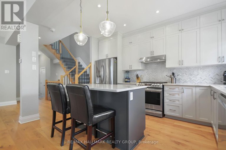 28564030/88-palfrey-way/emerald-meadowstrailwest/ottawa/ontario/K2S1E7_14