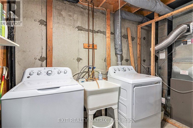 29247214/813-clearcrest-crescent/fallingbrookridgemount/ottawa/ontario/K4A3E8_22