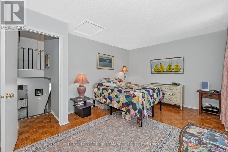 28482363/302-salter-crescent/beaverbrook/ottawa/ontario/K2K1Z3_21
