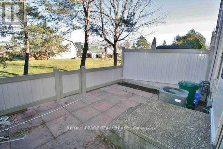 28359553/73-1957-stonehenge-crescent-e/pineview/ottawa/ontario/K1B4N7_9