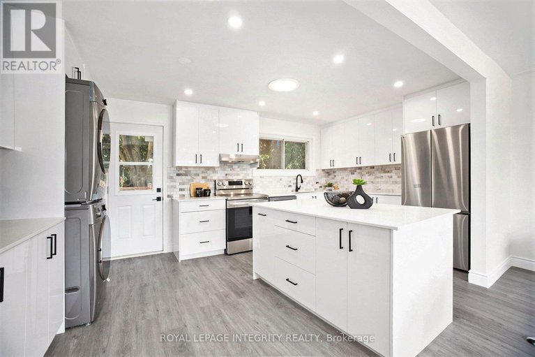 28901949/33-majestic-drive/manordale/ottawa/ontario/K2G1C6_9
