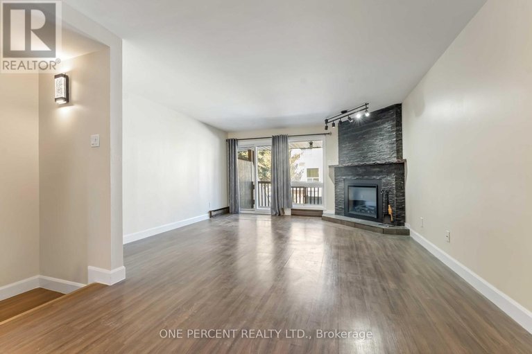 29514988/a-6643-bilberry-drive/convent-glen-north/ottawa/ontario/K1C4N5_4