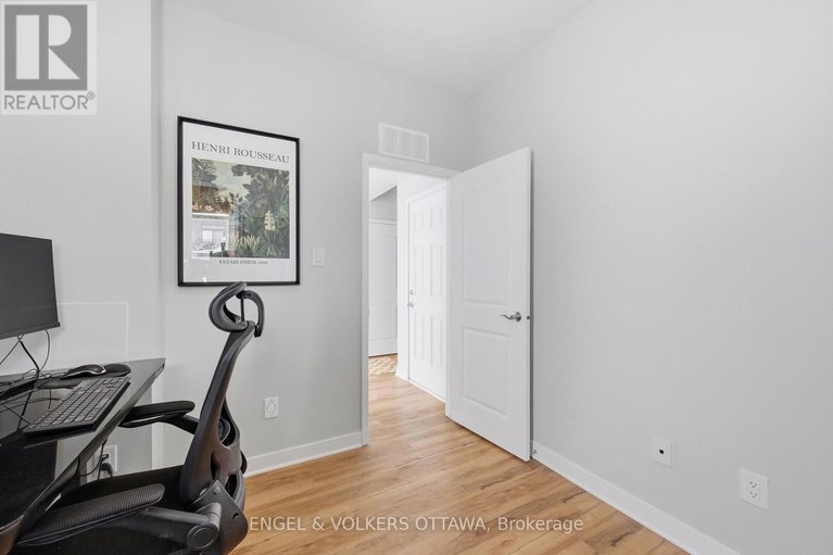 29401223/138-visor-private/emerald-meadowstrailwest/ottawa/ontario/K2V0S6_6