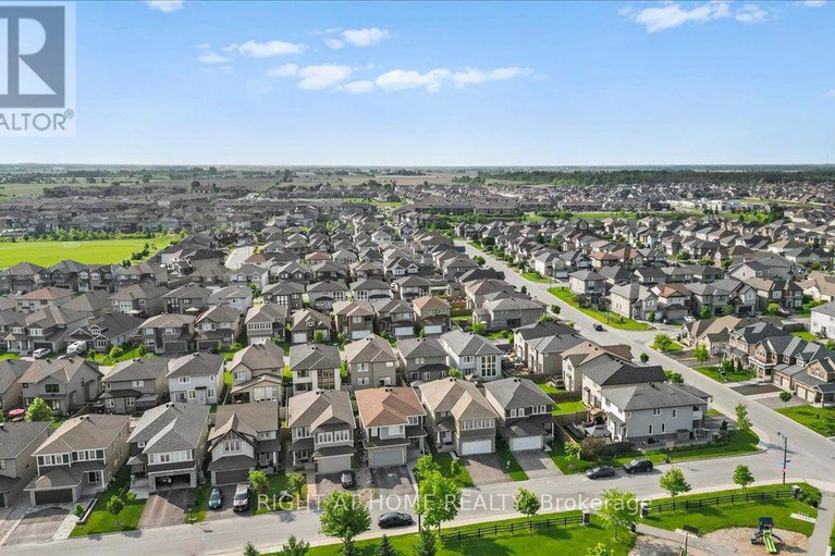 28616662/319-oxer-place/emerald-meadowstrailwest/ottawa/ontario/K2V0C6_36