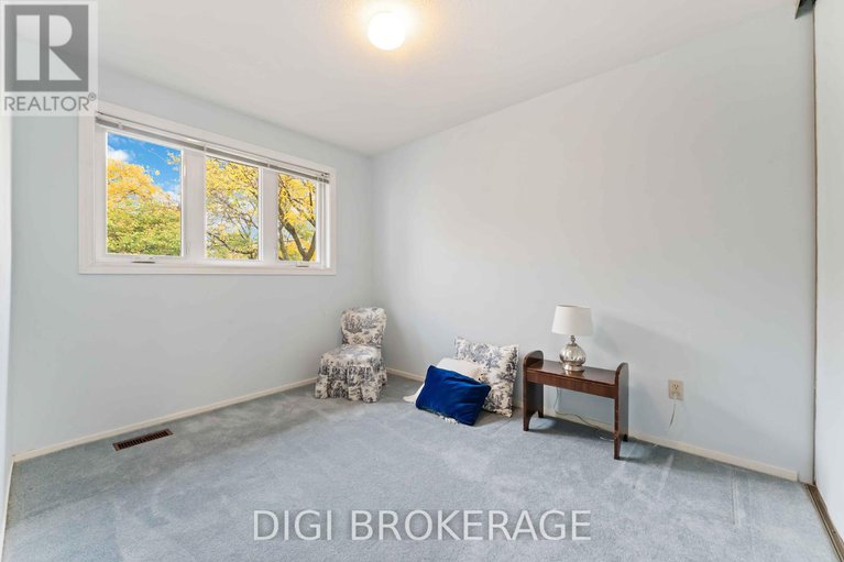 28971569/28-710-coronation-avenue/riverview-park/ottawa/ontario/K1G4G7_23