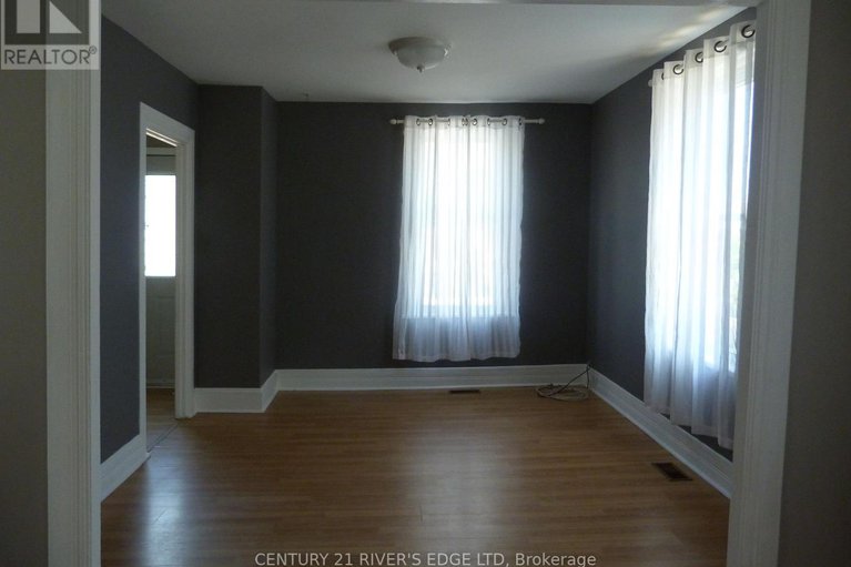 28536182/468-gladstone-street-n/winchester/north-dundas/ontario/K0C2K0_14