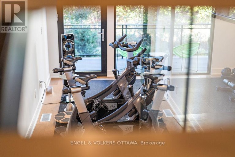 29568129/127-peridot-private/experimental-farm/ottawa/ontario/K2C3M3_40