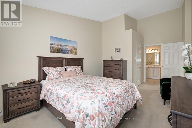 29468435/47-peregrine-crescent/bridlewood/ottawa/ontario/K2M2T2_16