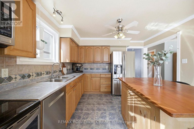 29434005/49-liston-crescent/katimavik/ottawa/ontario/K2L2W3_12