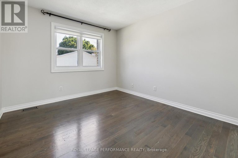 29032423/1873-du-clairvaux-road/chapel-hill/ottawa/ontario/K1C5X9_24