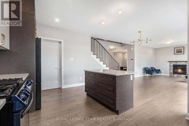 29165176/659-parkview-terrace/village-of-russell/russell/ontario/K4R0C7_9