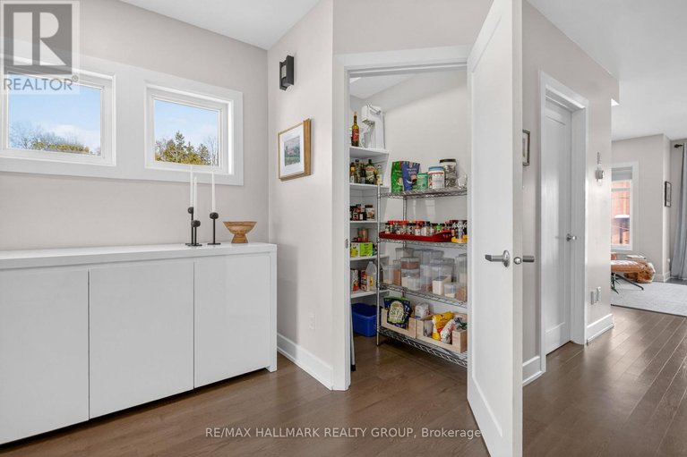 29397820/247b-ferland-street/vanier/ottawa/ontario/K1L7T5_17