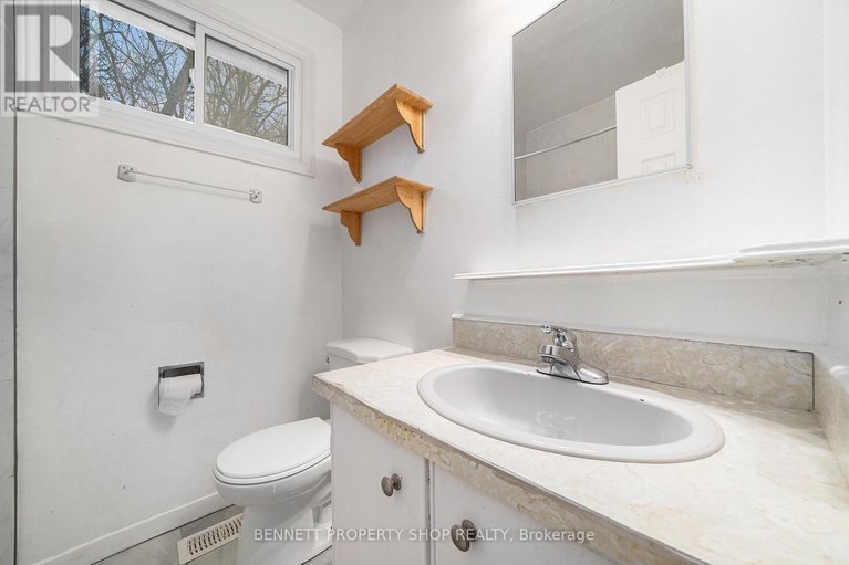 29119640/909-greenbriar-avenue/carleton-heights/ottawa/ontario/K2C0J8_7