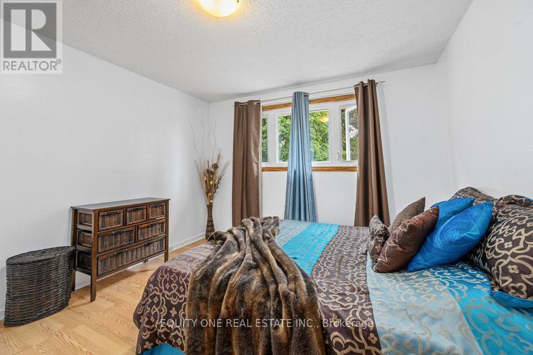 28495374/542-sirois-avenue/overbrookcastle-heights/ottawa/ontario/K1K1H4_35