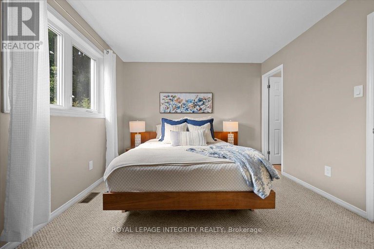 28813112/3759-autumnwood-street/emerald-woodssawmill-creek/ottawa/ontario/K1T2G7_26