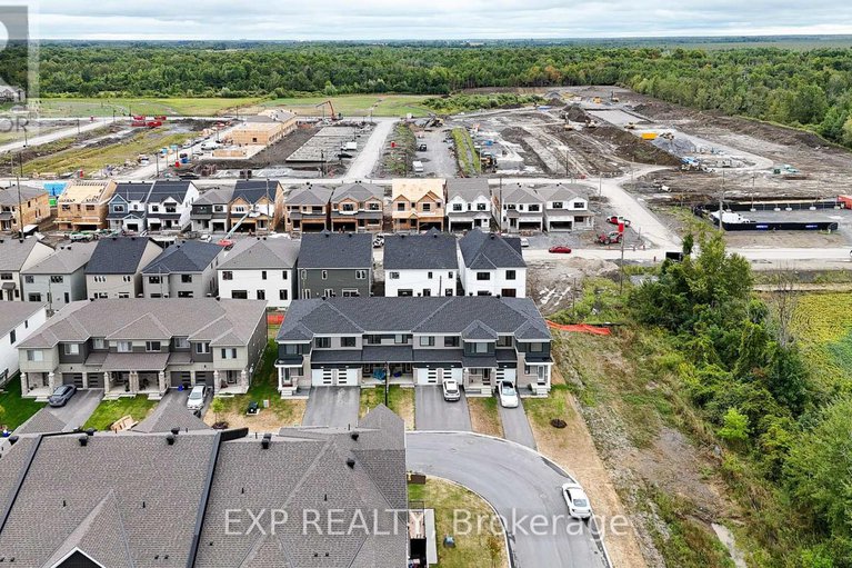 28798703/676-quilter-row/goulbourn-twp-from-franktown-rdsouth-to-rideau/ottawa/ontario/K0A2Z0_37