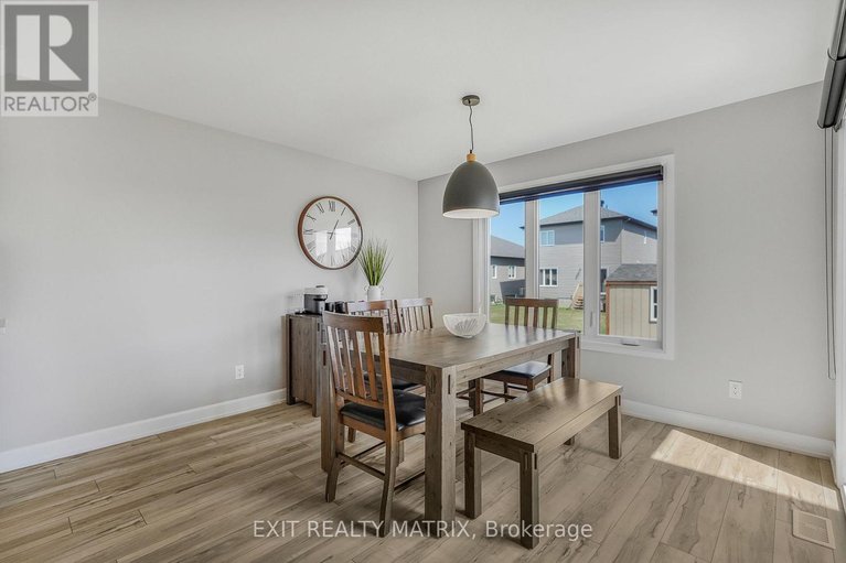 29640037/1202-montblanc-crescent/embrun/russell/ontario/K0A1W0_15