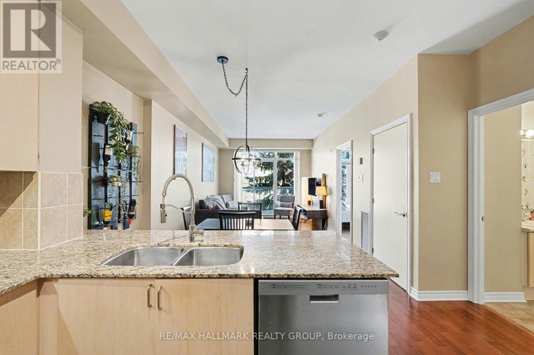 29358545/315-205-bolton-street/lower-townbyward-market/ottawa/ontario/K1N1K7_13