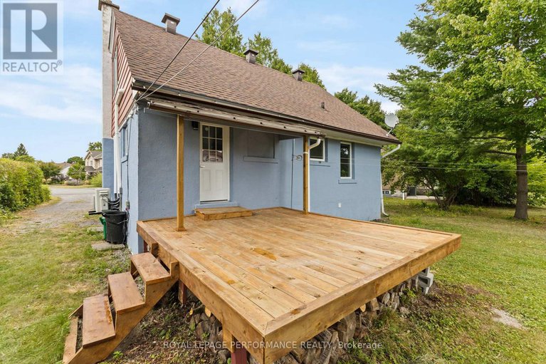 28864707/10-argue-drive/borden-farmstewart-farmcarleton-heightsparkwood-hills/ottawa/ontario/K2E6S1_39