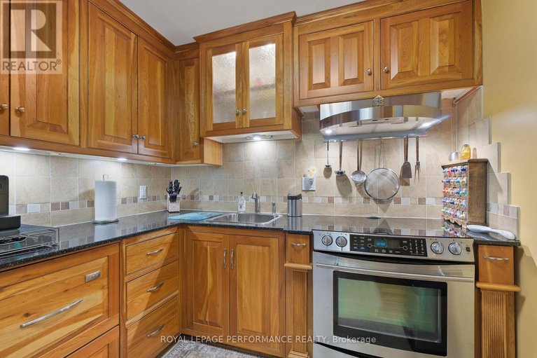 29666803/1003-71-somerset-street-w/ottawa-centregolden-triangle/ottawa/ontario/K2P2G2_16