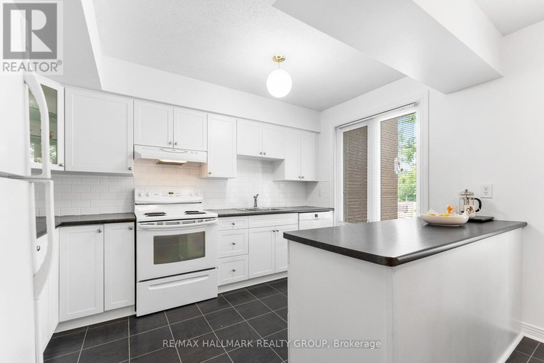 28722479/1916-russell-road/elmvale-acres/ottawa/ontario/K1G1L6_20