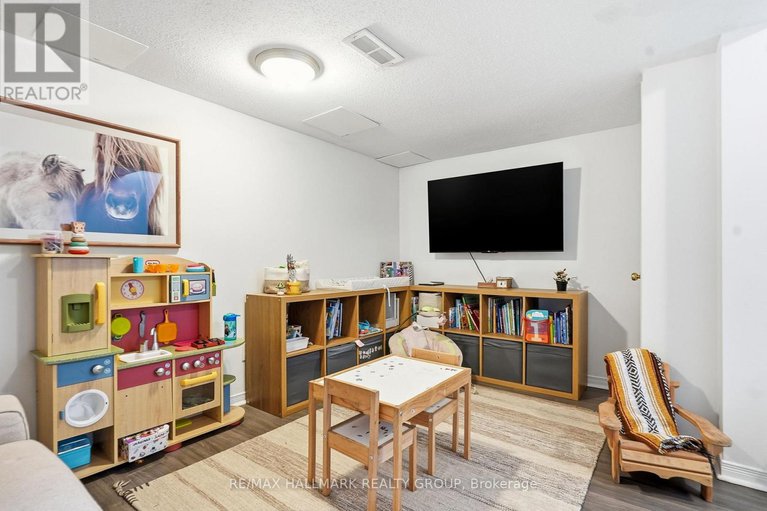 29236734/480-wincanton-drive/chatelaine-village/ottawa/ontario/K4A3Y1_28