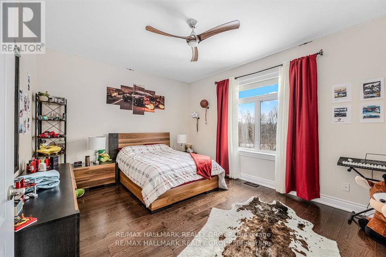 29021052/699-ballycastle-crescent/riverside-south/ottawa/ontario/K1X0A4_23
