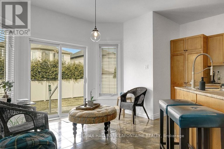 29570539/315-rustic-hills-crescent/springridgeeast-village/ottawa/ontario/K4A5A8_17