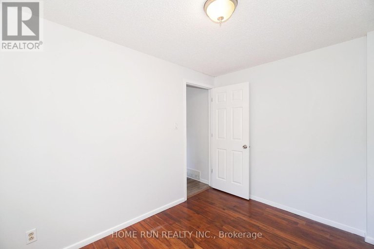 28597038/1292-meadowlands-drive-e/borden-farmstewart-farmcarleton-heightsparkwood-hills/ottawa/ontario/K2E6K5_16