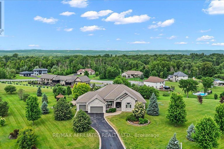 28568193/1530-creagan-court/cumberland-estates/ottawa/ontario/K4C0A5_2