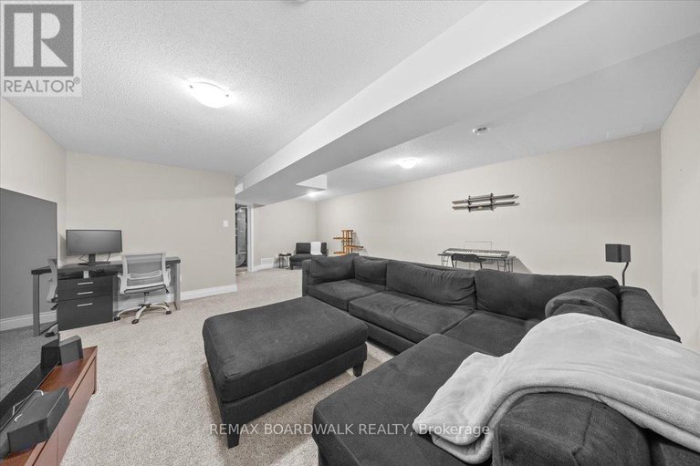 29414460/2424-marble-crescent/town-of-rockland/clarence-rockland/ontario/K4K1P6_41