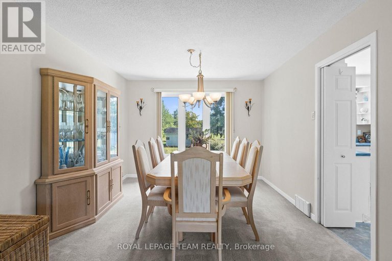 28889906/1640-century-road-e/manotick-south-to-roger-stevens/ottawa/ontario/K0A2E0_10
