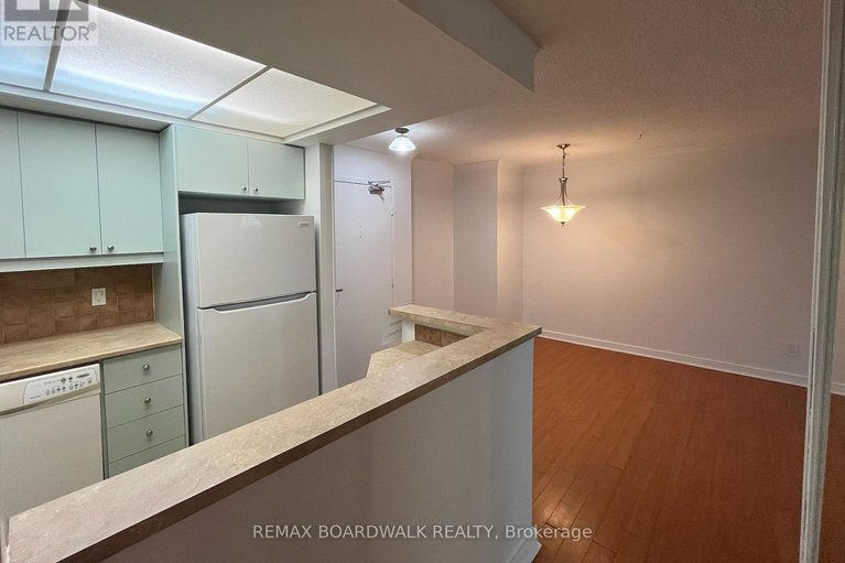 29597974/403-555-brittany-drive/viscount-alexander-park/ottawa/ontario/K1K4C5_4