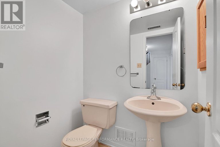 28371665/17-1838-summerfields-crescent/chapel-hill/ottawa/ontario/K1C7B7_6