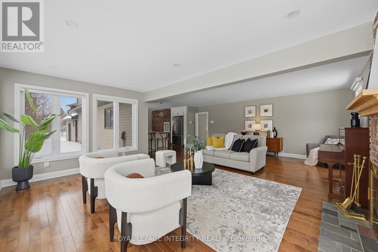 29430420/8-smugglers-court/arlington-woods/ottawa/ontario/K2H7Y7_19