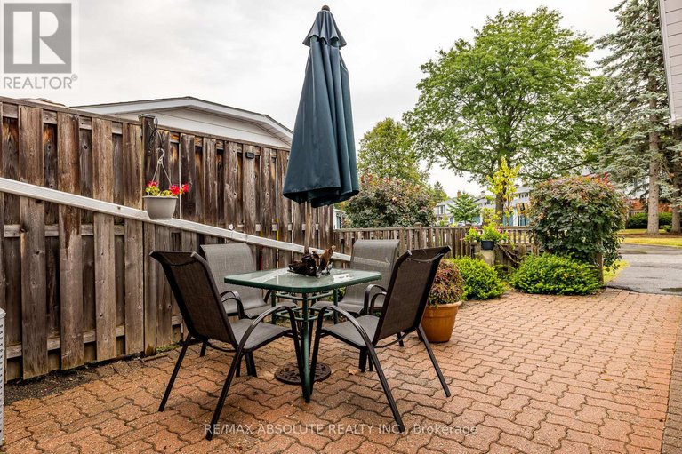 28797061/7-ramsgate-private-e/mooneys-bayriverside-park/ottawa/ontario/K1V8M4_3